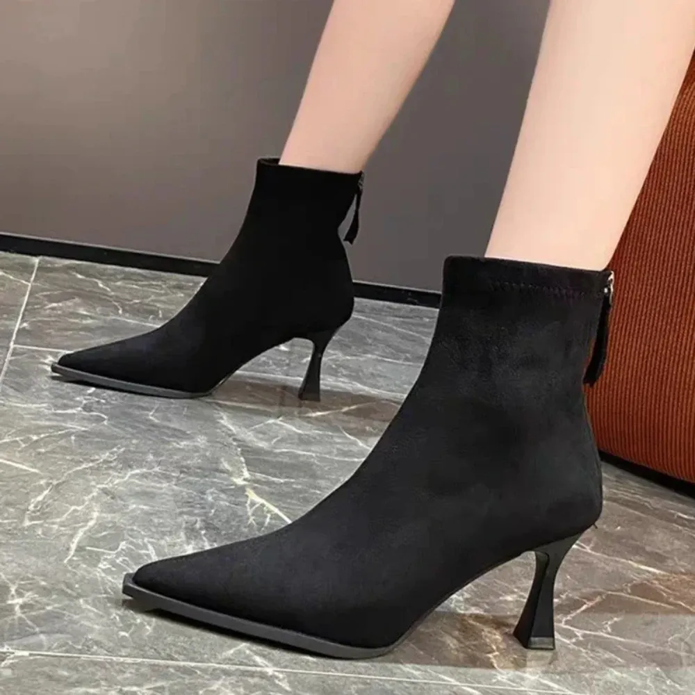 Beatrice - Modern Heeled Boot