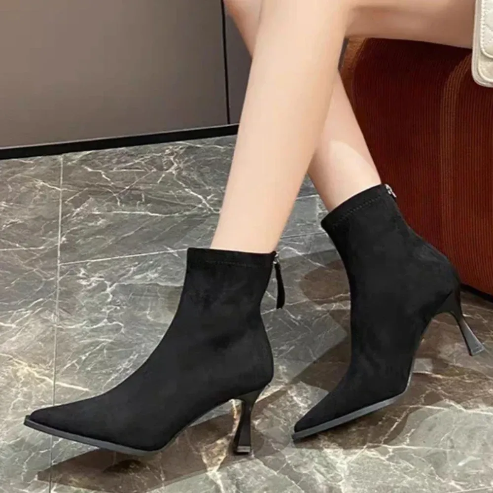 Beatrice - Modern Heeled Boot