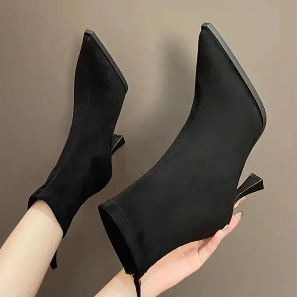 Beatrice - Modern Heeled Boot