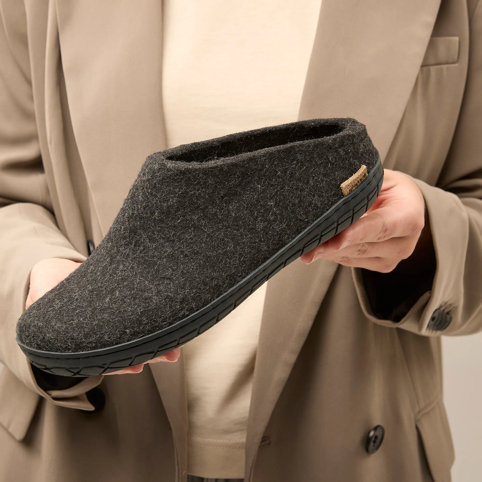 Slip-on with natural rubber sole - black - Charcoal