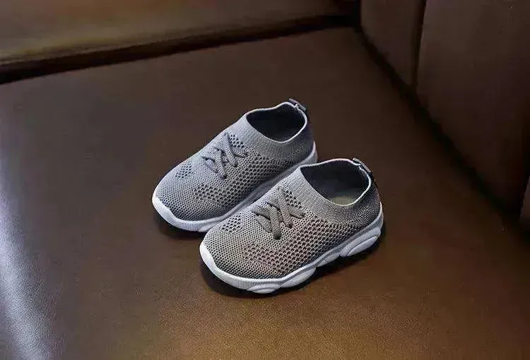 Stylish non slip children shoes