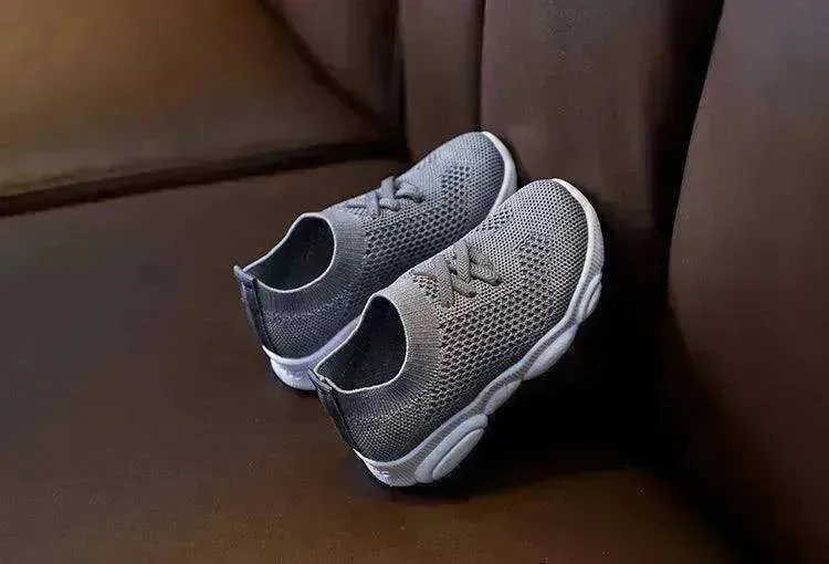Stylish non slip children shoes